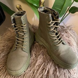 Dr. Martens COMBS II